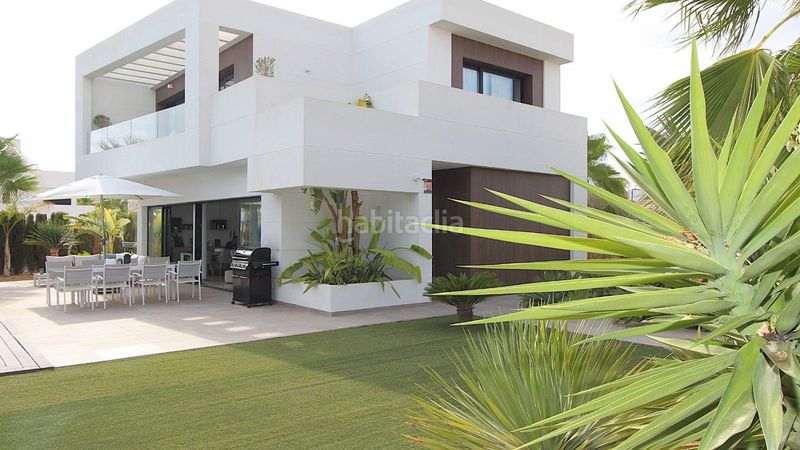 Foto 753c926e-5b08-4653-9818-fc51ab3d0eed. Casa amb piscina a Centro de la Ciudad Quesada Rojales