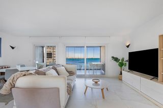Apartment in Punta Prima. Despertar cada mañana con el mediterráneo como telón de fondo es