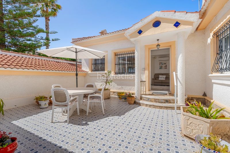 Foto bf88e301-cf0f-44e9-bd66-8fc8ebe48979. Casa amb piscina a La Marquesa Rojales