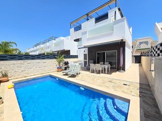 Casa a Lo Marabú. Descubra una propiedad donde la elegancia mediterránea, la efici