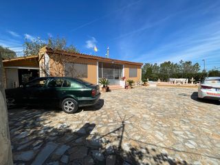 Masia a Centro. Hay propiedades que destacan por sus dimensiones y otras que ena