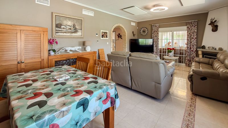 Foto be3103a0-80f4-458b-9b3d-743dfc98854f. Casa amb piscina a Catral