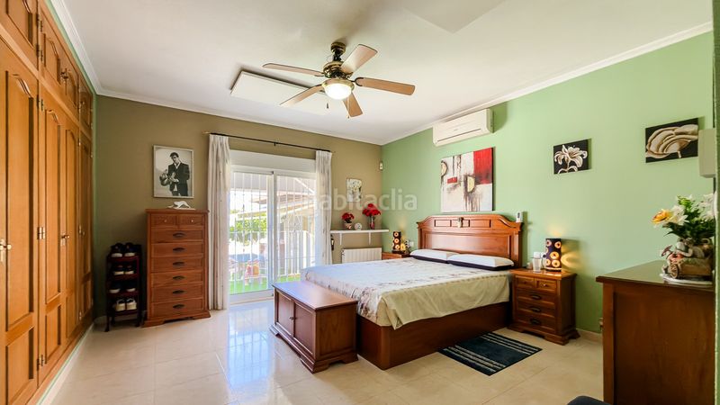 Foto c98c4795-0727-48cc-b54b-b2d757ea6a7e. Casa amb piscina a Catral