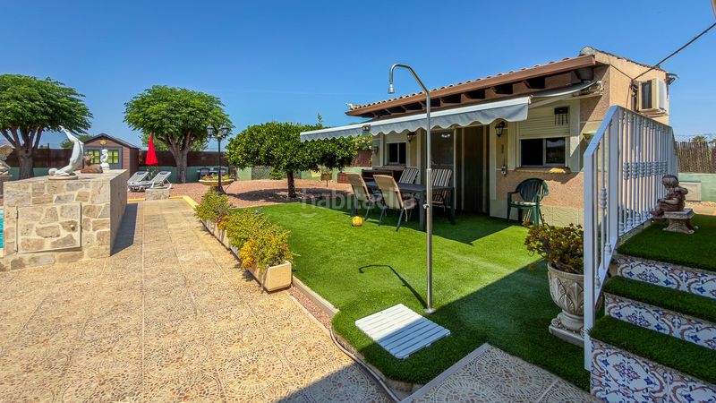 Foto cd56b250-6918-4c8e-ac52-5c036380c5bc. Casa amb piscina a Catral
