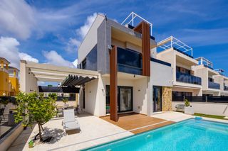 Casa a Lomas de Cabo Roig - Los Dolses. En una de las zonas residenciales más prestigiosas de lomas de c