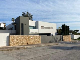 Casa a Teulada. Descubre una villa independiente en calpe concebida para disfrut