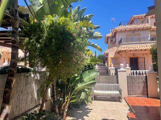 Casa en La Regia. Descubre esta atractiva villa en venta en la regia, orihuela cos
