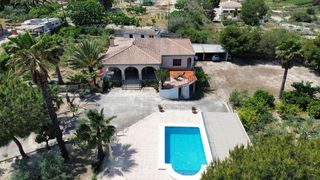 House in Jubalcoi. Descubre esta villa independiente en venta en el rebolledo, alic