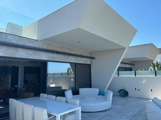 Casa a La Marquesa. Descubra esta espectacular villa independiente de lujo en ciudad