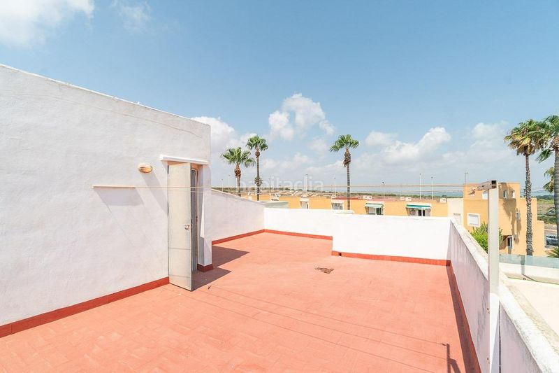 Foto d63bed76-ae95-43f5-b049-2249903a922c. Àtic amb aparcament piscina a Torreblanca Torrevieja