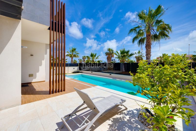 Foto 2d617693-0122-4ecf-b234-26692dd84c27. Casa amb piscina a Lomas de Cabo Roig - Los Dolses Orihuela