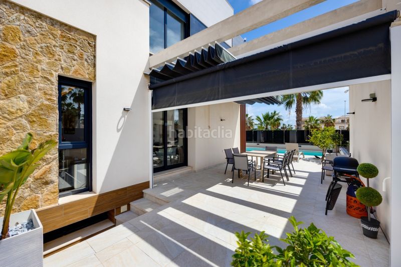Foto 96c491af-4198-49cd-bf8e-117e2a2d3642. Casa amb piscina a Lomas de Cabo Roig - Los Dolses Orihuela