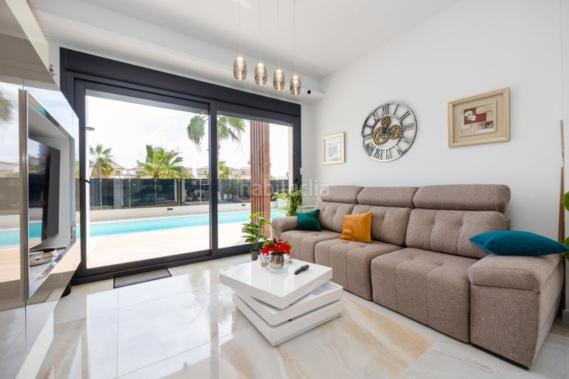 Foto a9bb4c46-1148-4ea3-99de-ed85f960dd7f. Casa amb piscina a Lomas de Cabo Roig - Los Dolses Orihuela