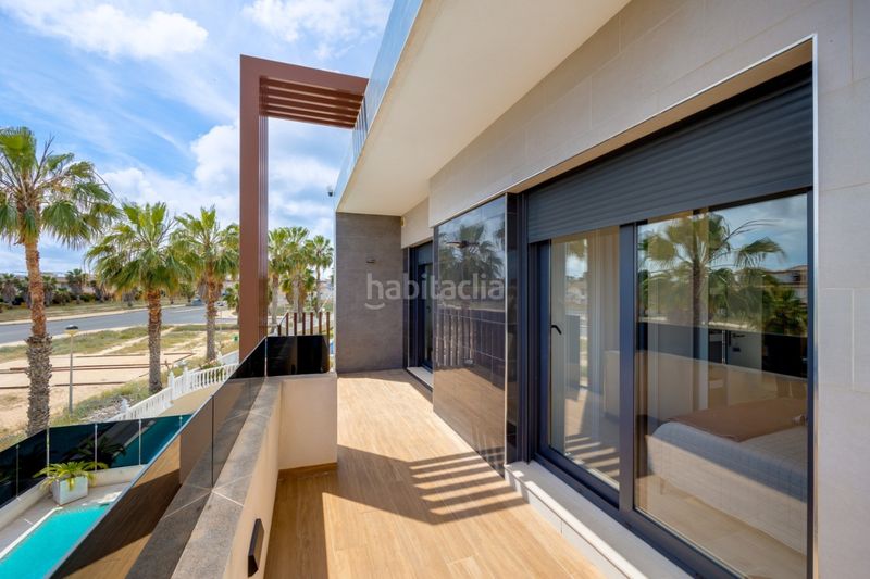 Foto ad7034cf-caaf-40ff-888b-7168373ef01e. Casa amb piscina a Lomas de Cabo Roig - Los Dolses Orihuela