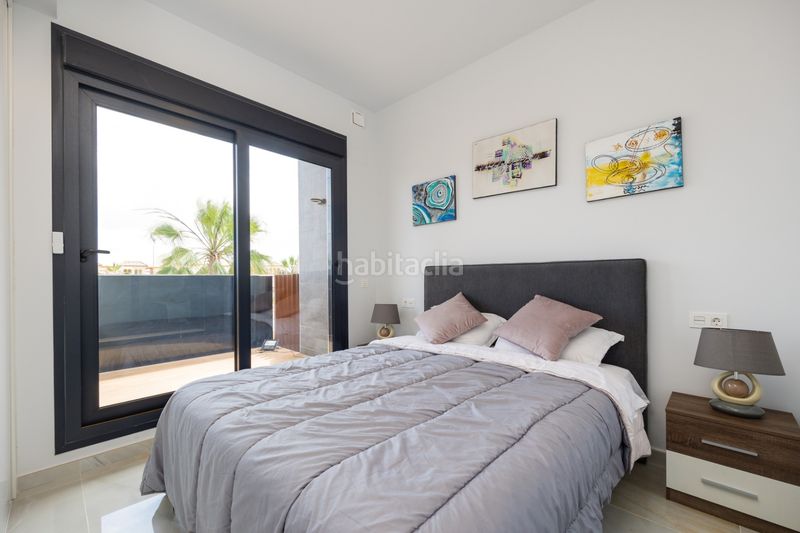 Foto ae2eb015-d285-4cfa-be40-fe94e6103740. Casa amb piscina a Lomas de Cabo Roig - Los Dolses Orihuela
