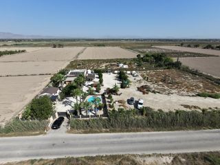 Casale in La Marina. Descubre esta finca rural en venta en la marina, elche, una prop