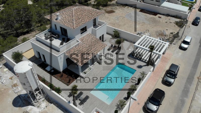 Foto f2fb1591-bacf-42c5-bbf1-76ebe7d32f11. Casa amb aparcament piscina a Lo Pepín Rojales