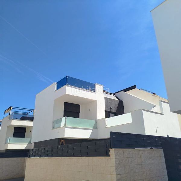 Foto e550ce65-20e6-4b12-9f6c-f27a59d2abb0. Casa amb aparcament piscina a Benijófar