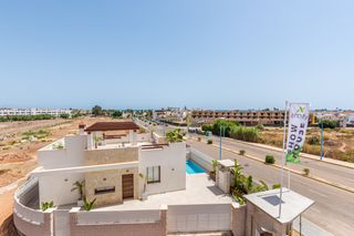 Maison à Las Salinas. Ubicado en la encantadora localidad de vera, este exclusivo conj