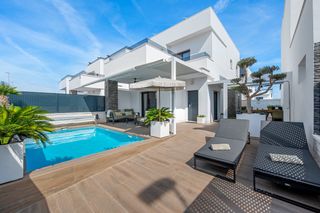 Maison à Desamparados - Hurchillo - Torremendo. Descubre una propiedad donde la arquitectura contemporánea, la p
