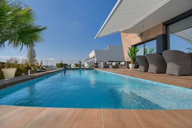 Foto 1df2724a-c1e1-4c4c-8eed-b4acc439b24e. Casa amb piscina a Finestrat pueblo Finestrat