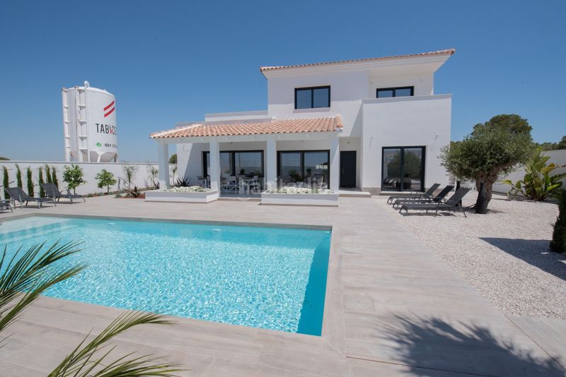 Foto ef23eae2-2312-4d80-9239-3e4a4b204675. Casa amb aparcament piscina a Rojales