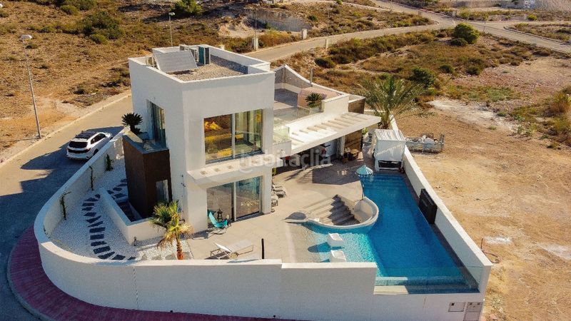 Foto 9f9d021a-3b64-4bac-ade2-622f0ab31118. Casa la casa de tus sueños te espera en lanbspcosta blanca de alicante, españa.nbspesta exclusiva villa en particular cuenta con unanbs en San Fulgencio