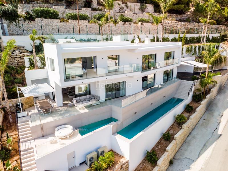 Foto b60317dc-7867-4534-9690-4e6e219b730b. Casa villanbspde moderno diseño en su máxima expresión.situada en la urbanización mar azul a tan solo 300 metros de la cala portitxol, en Xàbia