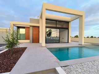 Casa en Rojales. Se ofrece una modernanbspvilla de obra nueva en la pintoresca lo