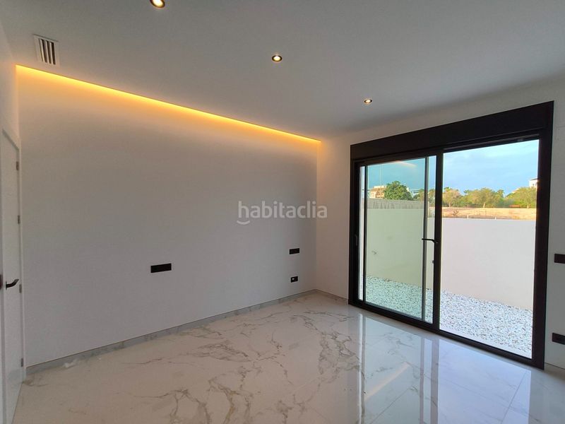 Foto 5ce4baf5-7e07-4e4a-b035-cb5a03dd6c62. Casa amb aparcament piscina a Lo Marabú Rojales
