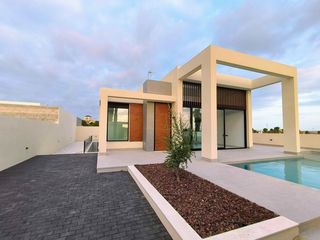 Haus in Rojales. Se ofrece una villa de obra nueva en la pintoresca localidad de