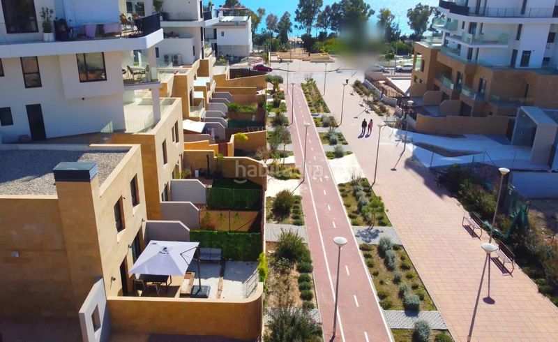 Foto a17ccb56-ca80-489f-9ff2-1157d4a37bb2. Casa adossada amb calefacció aparcament piscina a Vila Joiosa (la)