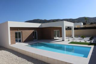 Casa a Monòver. Bienvenidos a esta moderna villa en la romana, un verdadero para