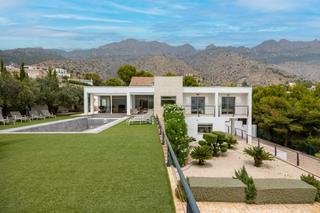 Casa en Altea la Vella. Deslumbrante villa de 330 metros cuadrados, ubicada en un genero