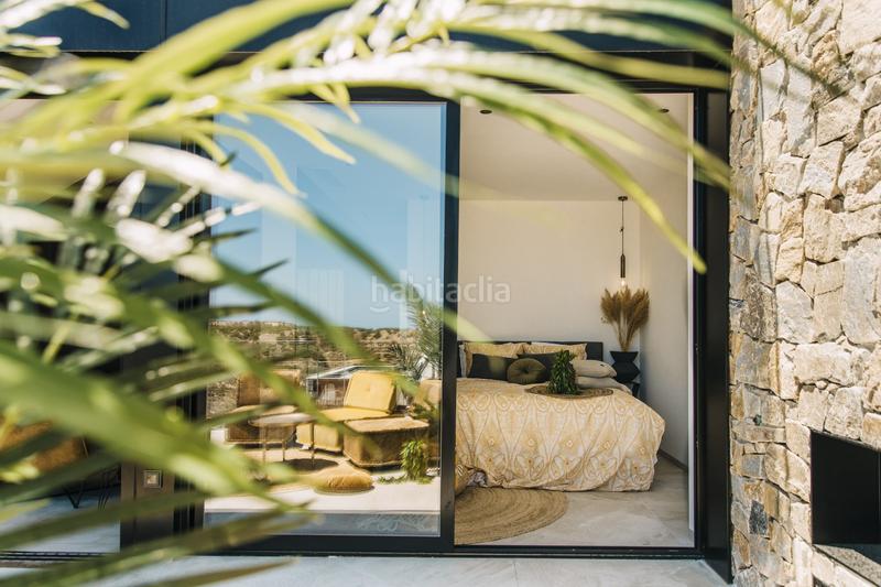 Foto 24fc06a7-6e1a-407b-b81f-59b428d719cd. Casa villa de diseñonbspcon una parcela total de 408 metros cuadradosnbspcon vistas a guardamar del seguranbspy al mar mediterráneo. ti en Rojales