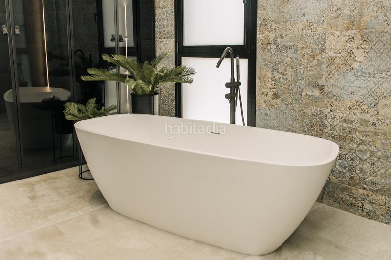 Foto 27362afc-d2db-4c3c-906e-c195341d5ef9. Casa villa de diseñonbspcon una parcela total de 408 metros cuadradosnbspcon vistas a guardamar del seguranbspy al mar mediterráneo. ti en Rojales