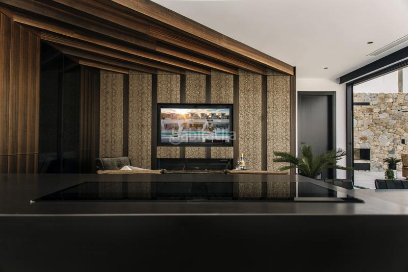 Foto 558534d2-9a33-4b68-b64e-e95e554bdba7. Casa villa de diseñonbspcon una parcela total de 408 metros cuadradosnbspcon vistas a guardamar del seguranbspy al mar mediterráneo. ti en Rojales