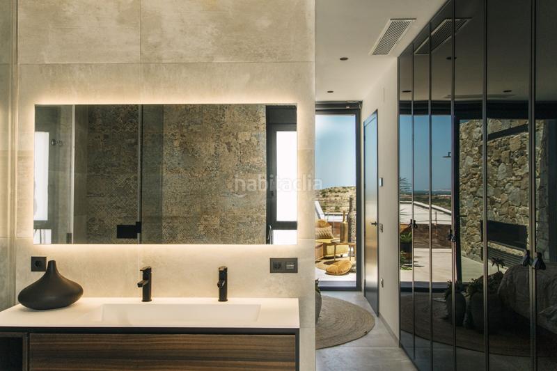 Foto 717ae888-bdce-46f3-8455-abd62887b493. Casa villa de diseñonbspcon una parcela total de 408 metros cuadradosnbspcon vistas a guardamar del seguranbspy al mar mediterráneo. ti en Rojales