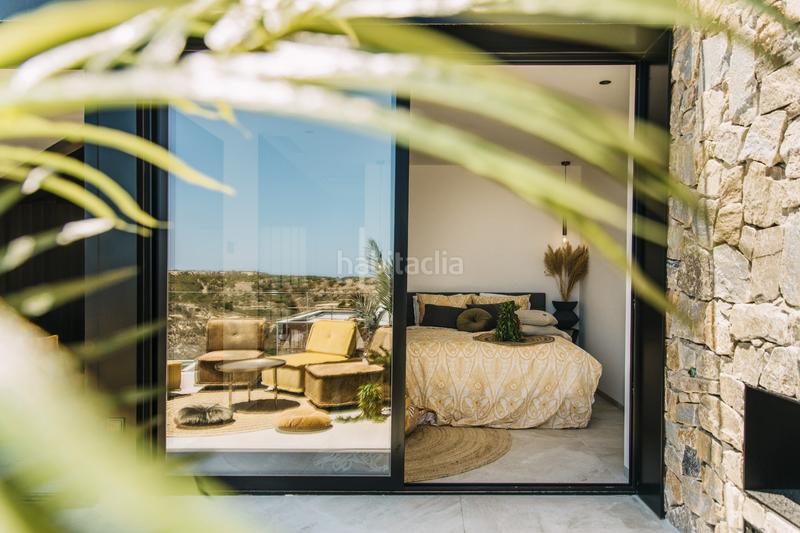 Foto fecb253b-6b5f-4b6a-9d96-d829bb026384. Casa villa de diseñonbspcon una parcela total de 408 metros cuadradosnbspcon vistas a guardamar del seguranbspy al mar mediterráneo. ti en Rojales