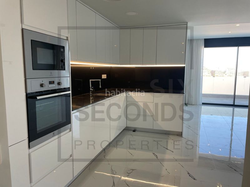 Foto 4f28e465-ad71-43ab-82cc-c292fd2304cf. Apartament amb calefacció aparcament piscina a Los Arenales del Sol Elche / Elx