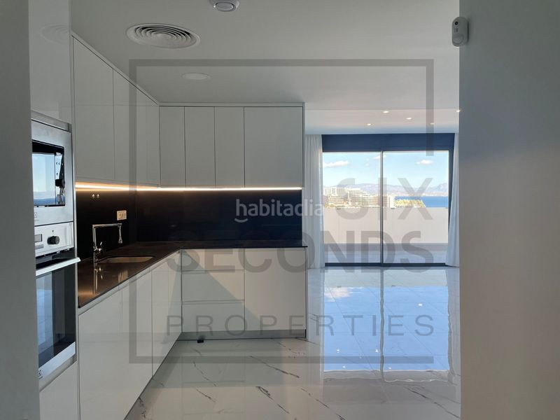Foto 84c6006d-6557-479c-8459-2b7d47d83f66. Apartament amb calefacció aparcament piscina a Los Arenales del Sol Elche / Elx