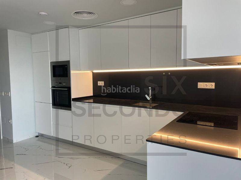 Foto ecad476d-3133-4117-8d2b-f3e2b49d0f32. Apartament amb calefacció aparcament piscina a Los Arenales del Sol Elche / Elx