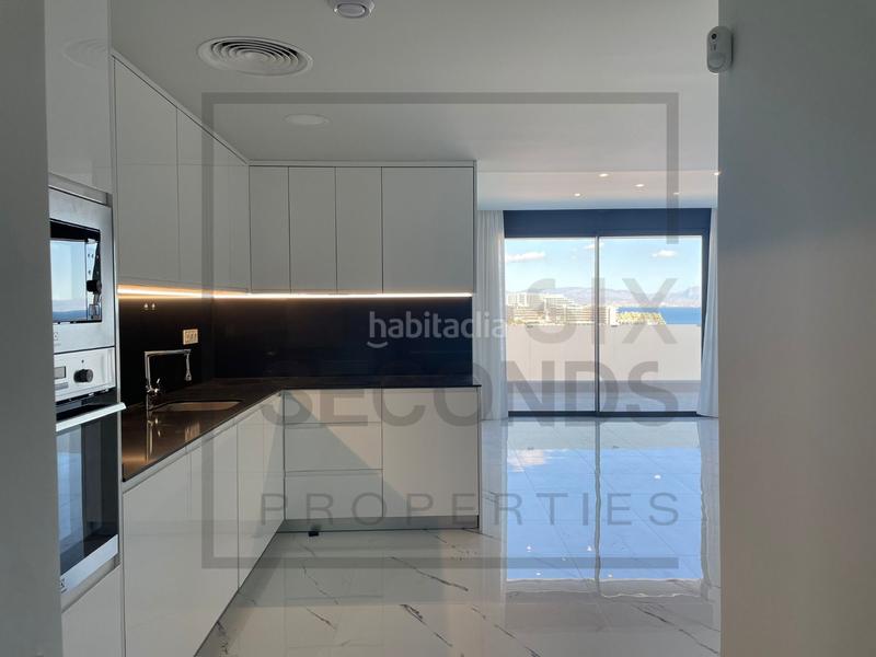Foto 84c6006d-6557-479c-8459-2b7d47d83f66. Apartamento sumérgete en la sofisticación de unnbspresidencial de nueva construcción, a solo 800 metros de la paradisíaca playa carabassi, don en Elche / Elx