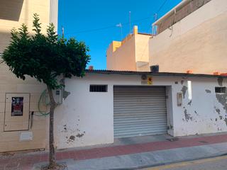 Terreno residencial en Pueblo. Solar edificablenbspdenbsp141 m2nbspen plenanbspcalle san josé,n