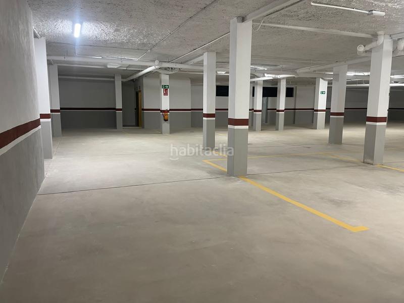 Foto b51a09eb-24da-4da5-bebe-4e74266c9614. Alquiler parking coche en calle fuenlabrada 78 alquiler de parking en el centro , cerca del cercanías en Parla