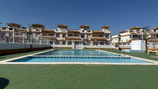 House  Calle calle víctor garcía villalgordo. Duplex 3 dormitorios con jardín, terraza, solarium y piscina com