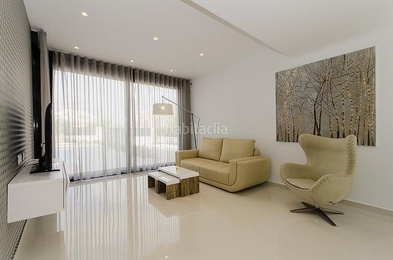 Foto 6ead8dd2-1ebf-4cfe-b823-50b5016acaff. Chalet con parcheggio piscina in Campoamor Orihuela