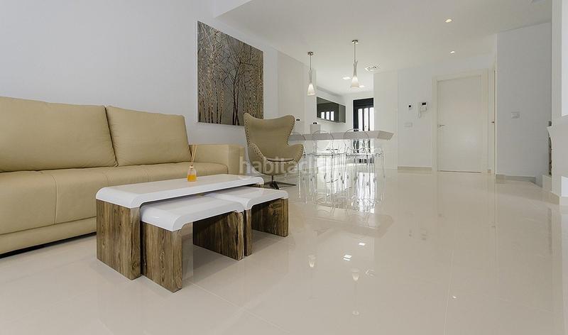 Foto be595f02-5200-41c8-b66a-4c7fe9a55f79. Chalet con parcheggio piscina in Campoamor Orihuela