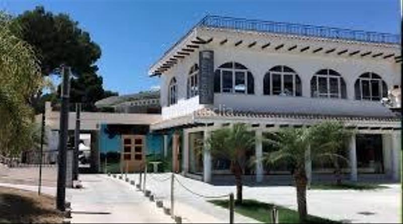 Foto c6dbe3b2-e7b2-4993-b5ed-214094207105. Chalet con parcheggio piscina in Campoamor Orihuela