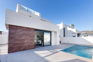 Chalet à Pilar de la Horadada Ciudad. Casa de ensueño mediterránea a un paso del mar
